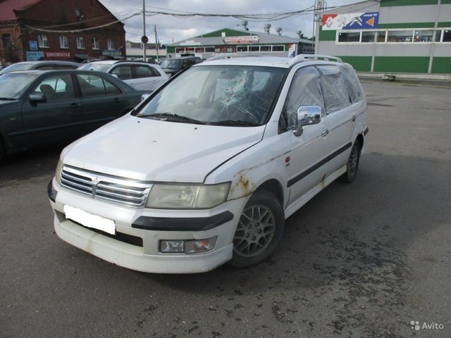 Mitsubishi Chariot 1999